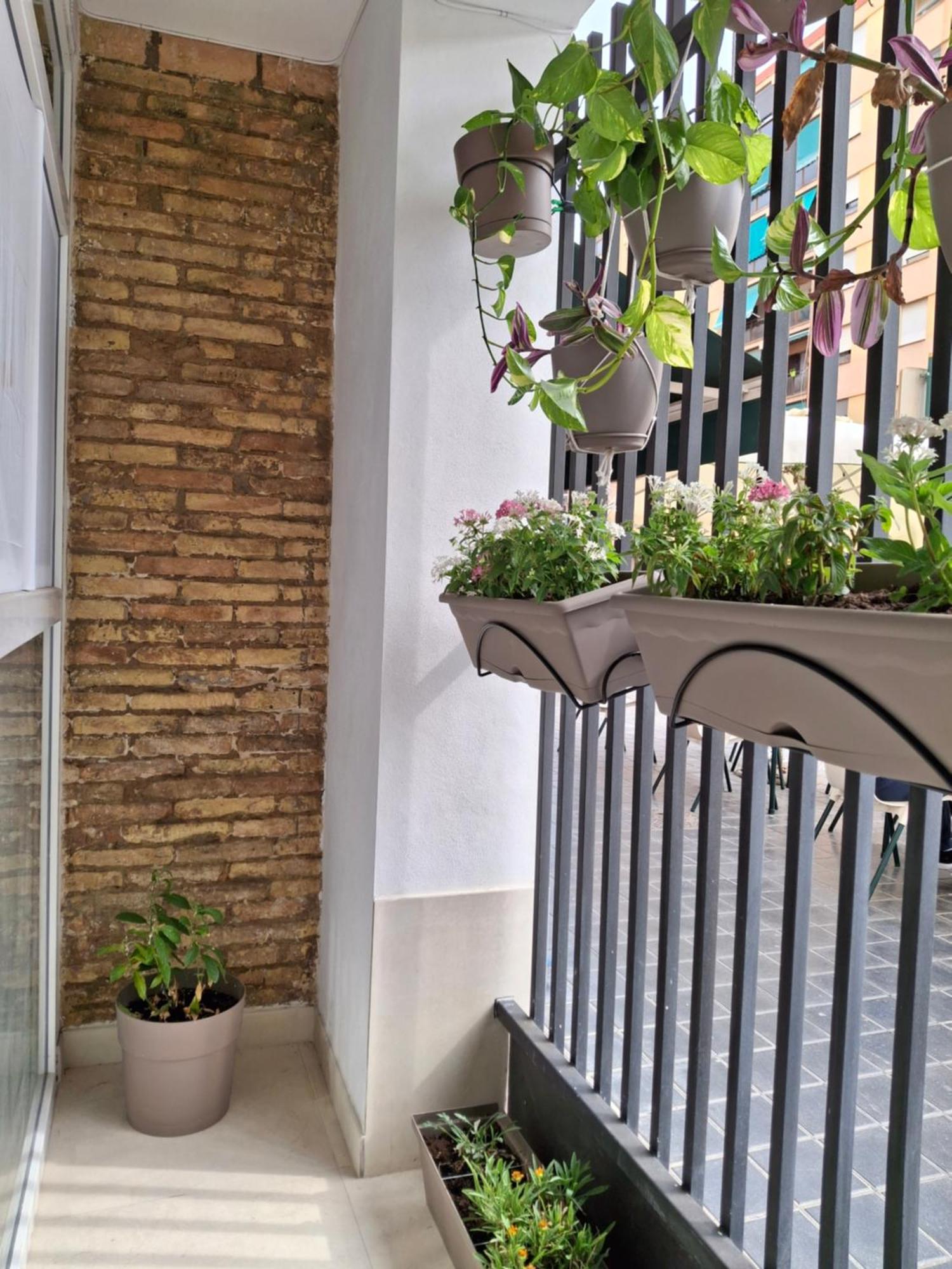 Bonito Apartamento De 2 Habitaciones Cerca De La Estacion Joaquin Sorolla Valência Exterior foto