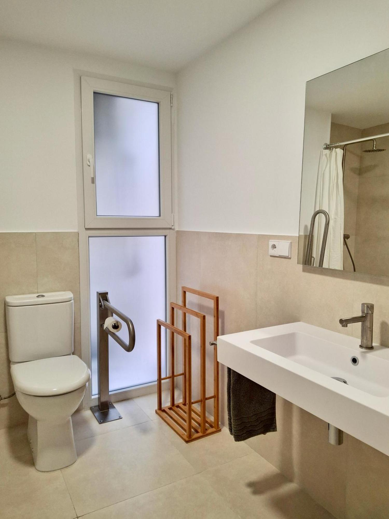 Bonito Apartamento De 2 Habitaciones Cerca De La Estacion Joaquin Sorolla Valência Exterior foto