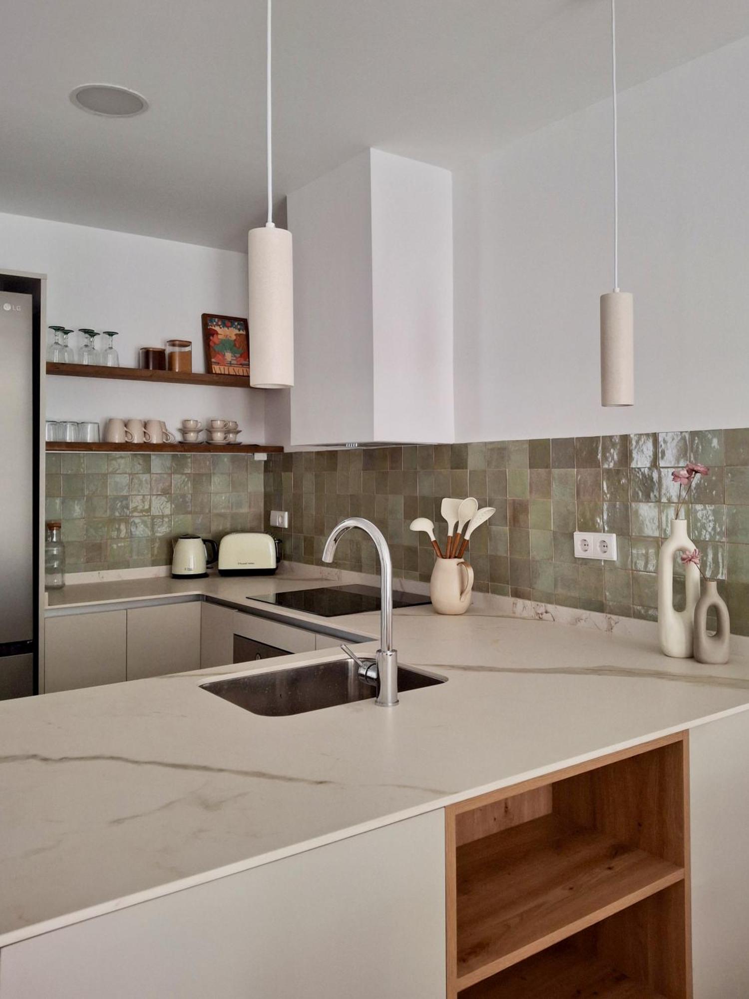 Bonito Apartamento De 2 Habitaciones Cerca De La Estacion Joaquin Sorolla Valência Exterior foto
